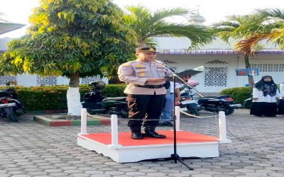 Kepala Satuan Pembinaan Masyarakat (Kasat Binmas) Jadi Pembina Upacara di MAN 1 Aceh Selatan